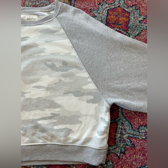 American Eagle Outfitters | Women’s grey/white camo crewneck sweatshirt, size L - Picture 9 of 14